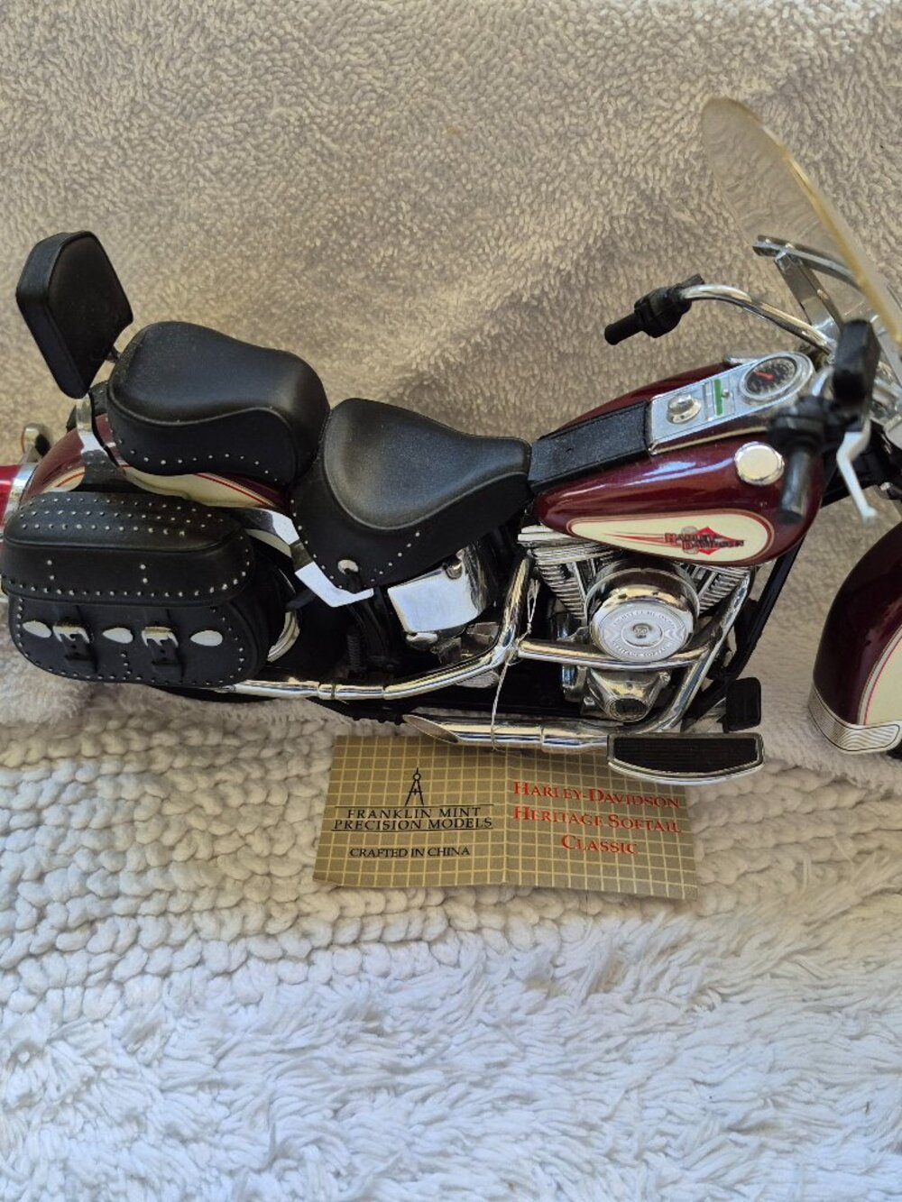 Franklin Mint Harley-Davidson Heritage Softail Classic 1:10 Die-Cast Motorcycle